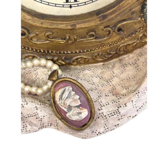 Figi Graphics Boudoir Reflection Vintage 1996 Victorian Clock Resin 1AA Battery - Picture 4 of 17